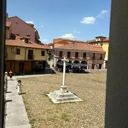 Plaza Del Grano بيت ضيافة 3*